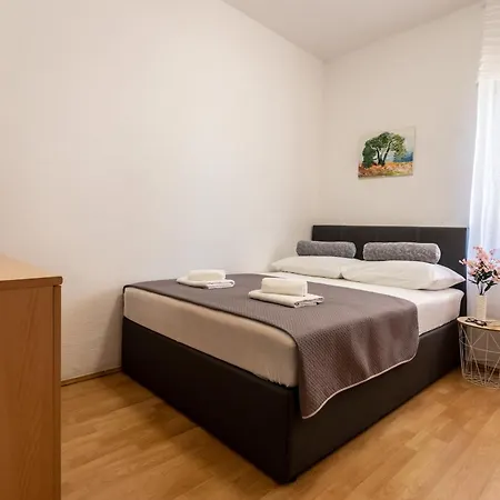 Summer Apartment