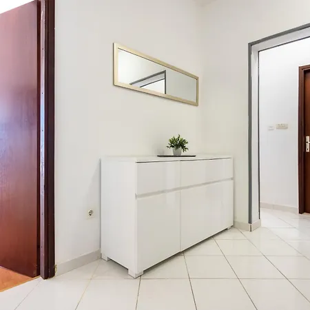 Apartment Summer