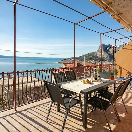 Summer Apartment